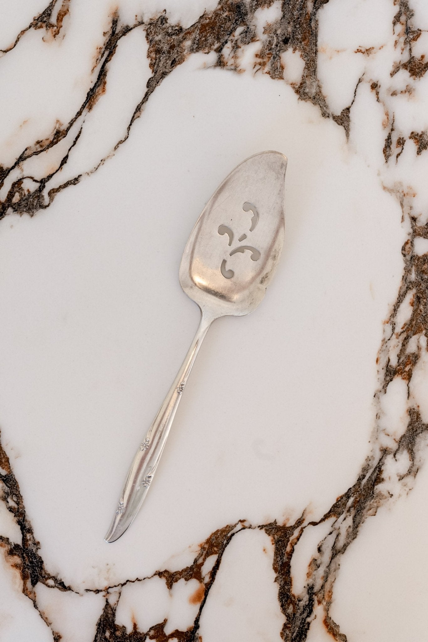 Vintage Cake Server - IDYLL MANOR