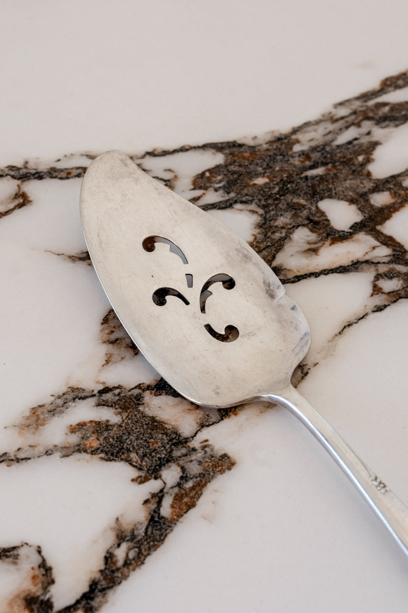 Vintage Cake Server - IDYLL MANOR