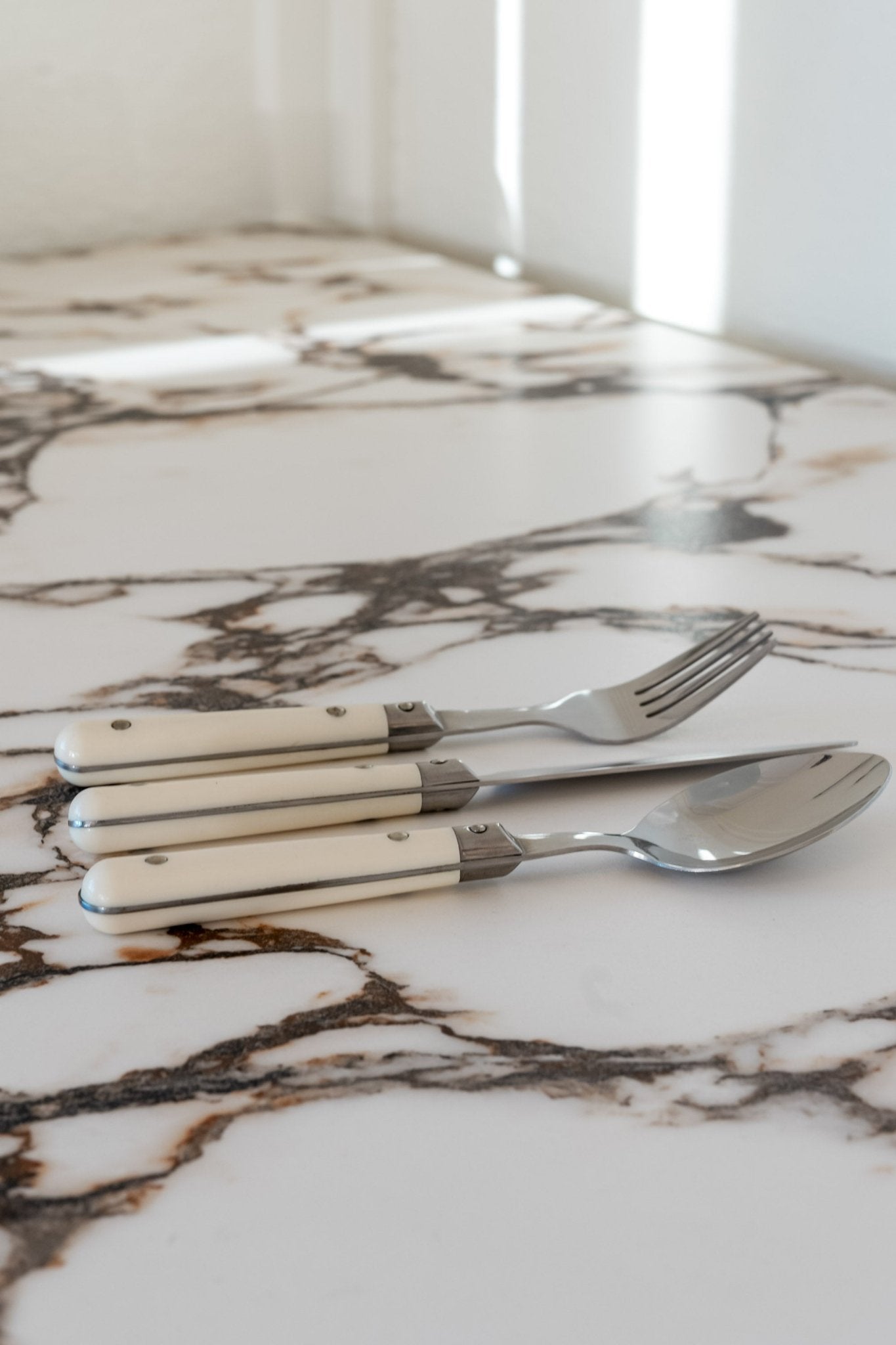 French Style Cream Handle Cutlery Set | 18 Pieces - IDYLL MANOR