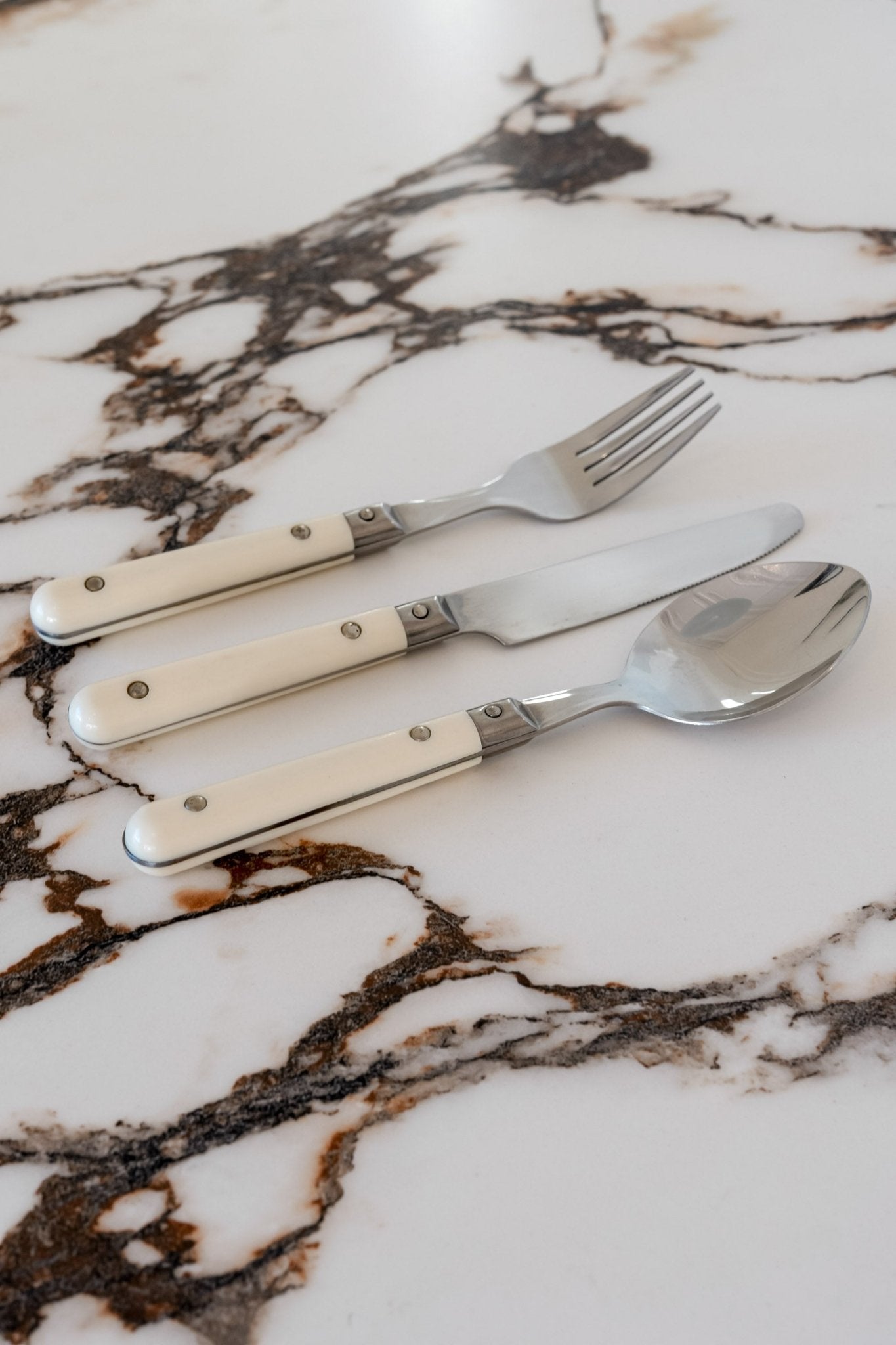 French Style Cream Handle Cutlery Set | 18 Pieces - IDYLL MANOR
