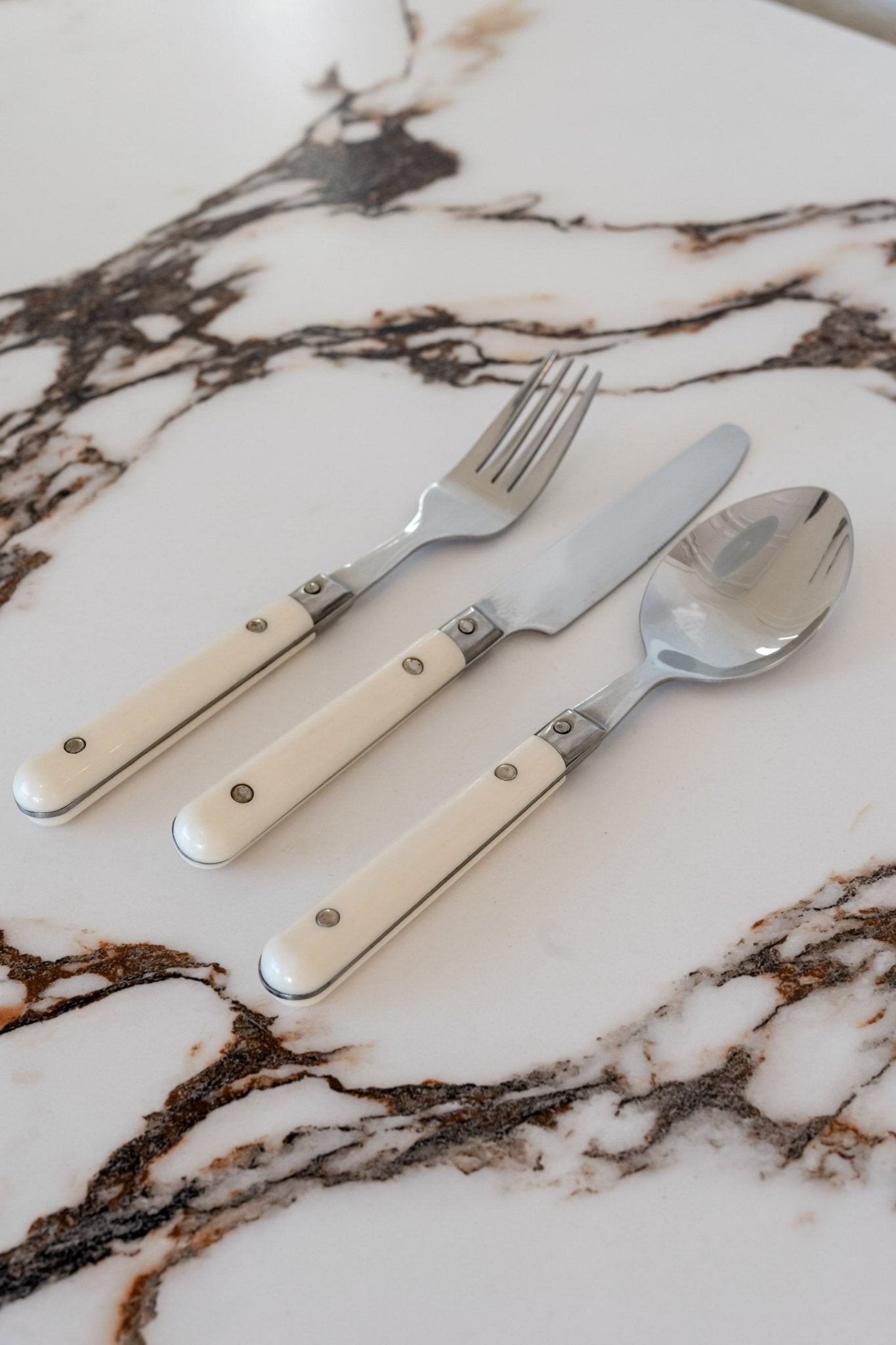 French Style Cream Handle Cutlery Set | 18 Pieces - IDYLL MANOR