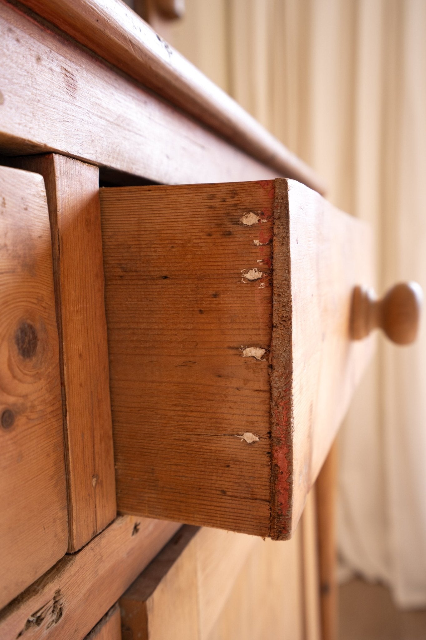 Glass Doors Kitchen Dresser - IDYLL MANOR