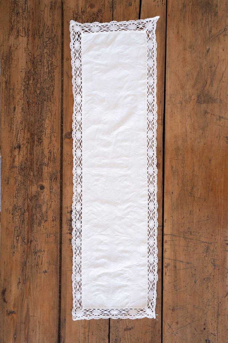 Vintage Cream Table Runner With Crotched Edge - IDYLL MANOR