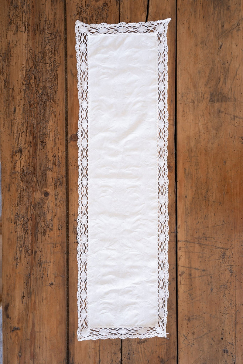 Vintage Cream Table Runner With Crotched Edge - IDYLL MANOR