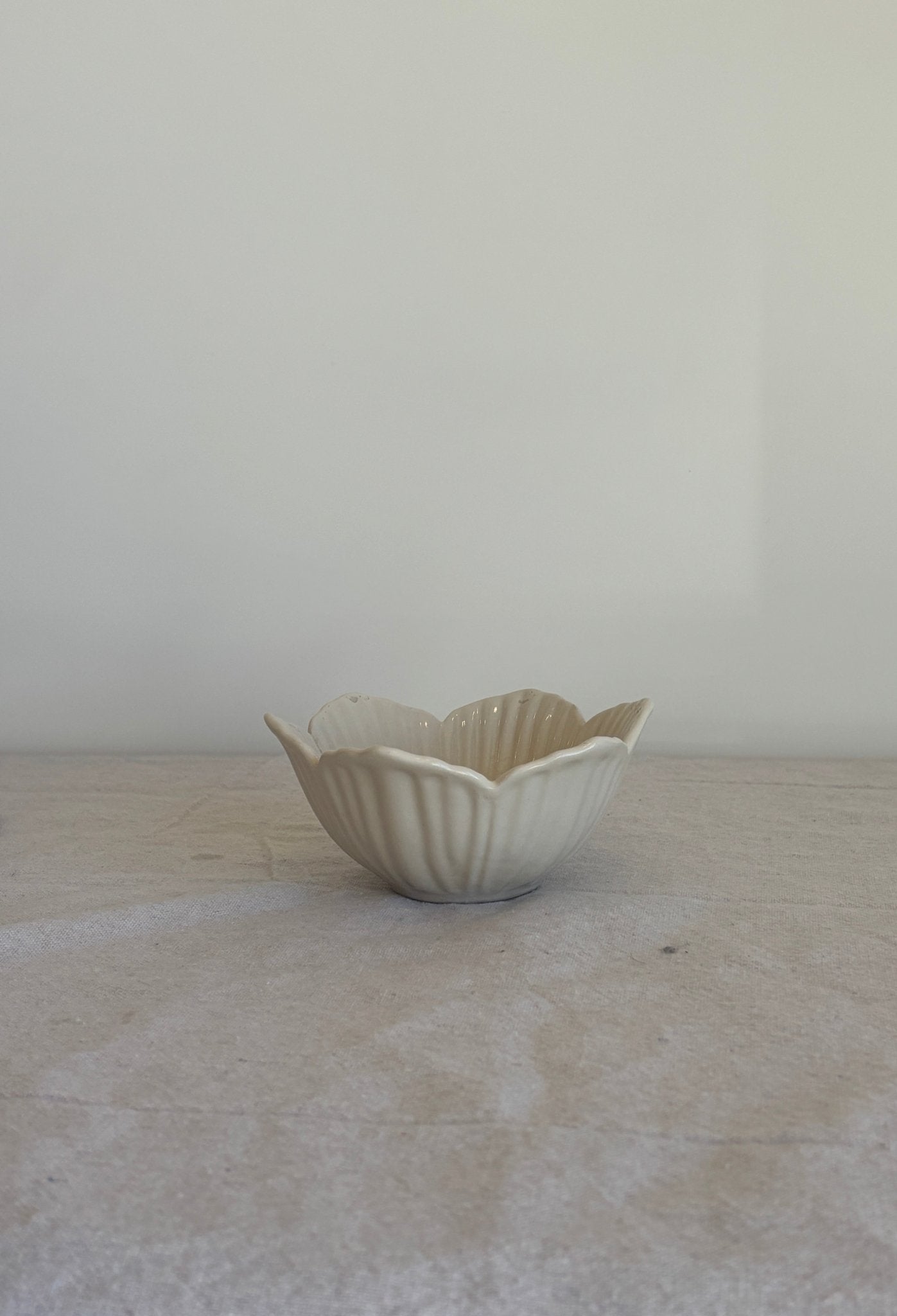 Handmade Flower Bowl - IDYLL MANOR