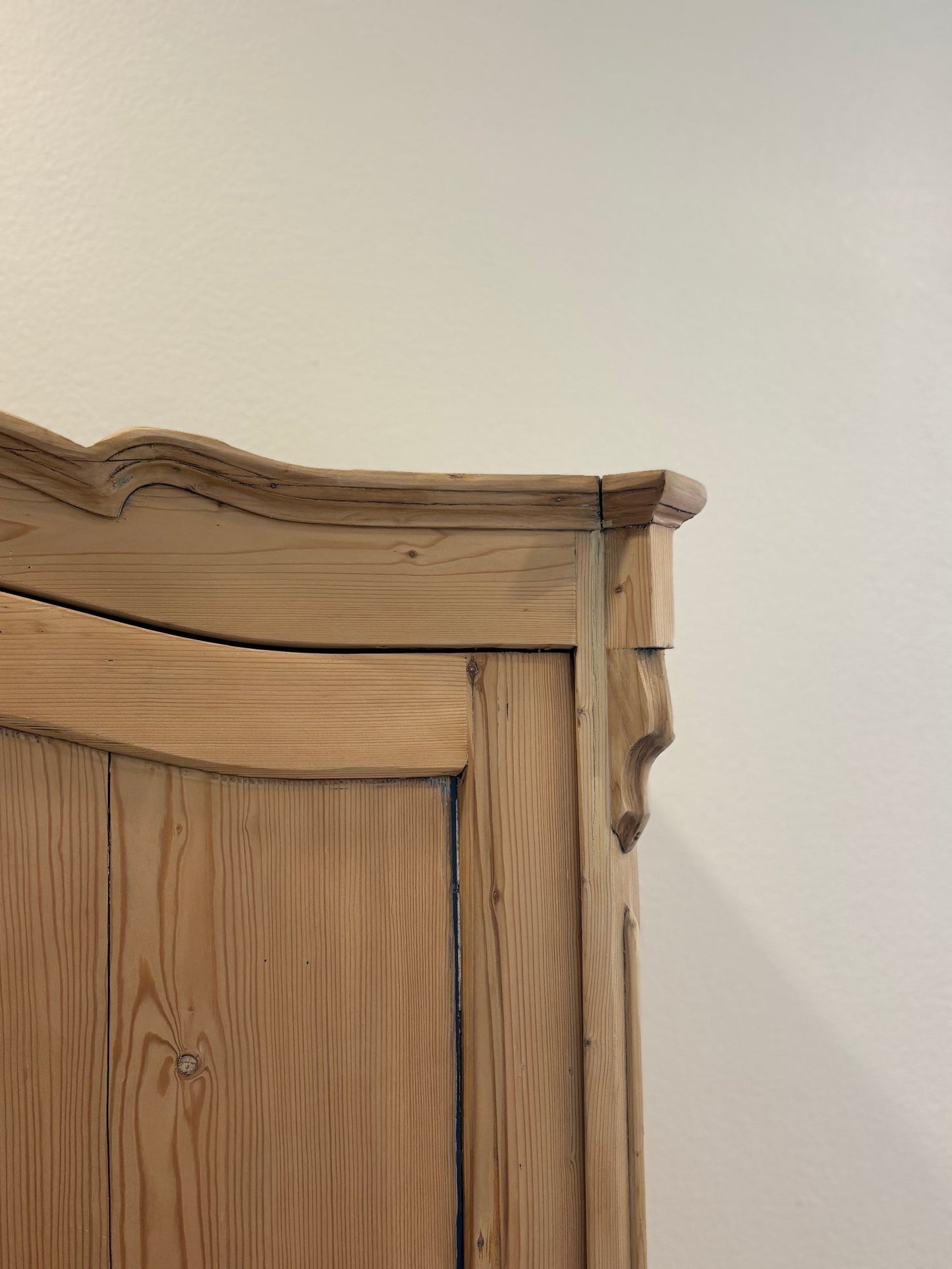 Double Doored Wardrobe - IDYLL MANOR