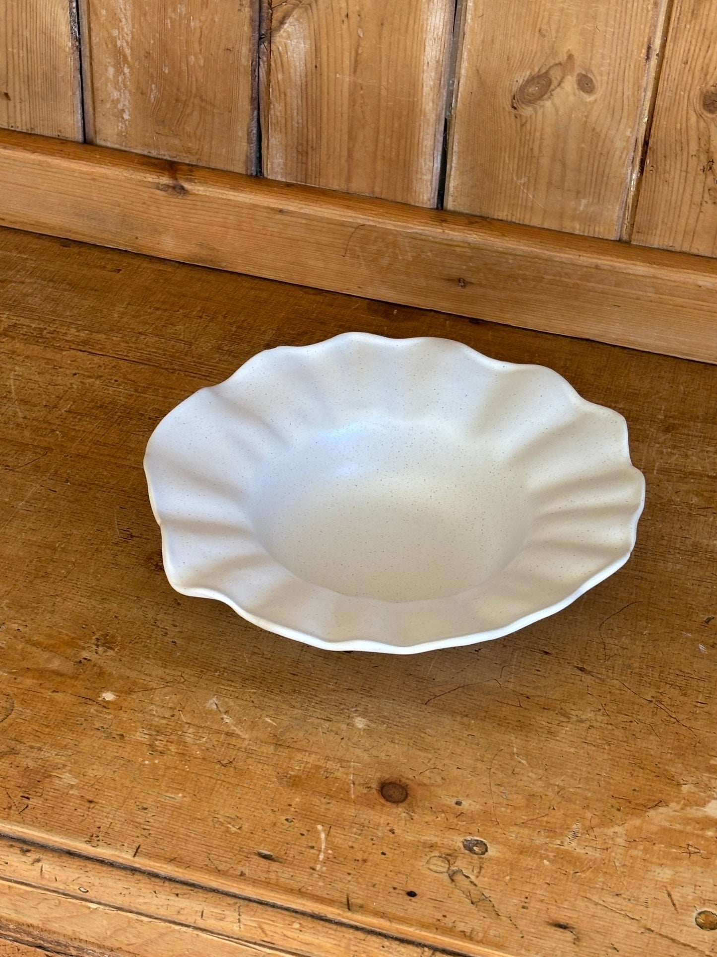 Classic Wavy Bowl - IDYLL MANOR
