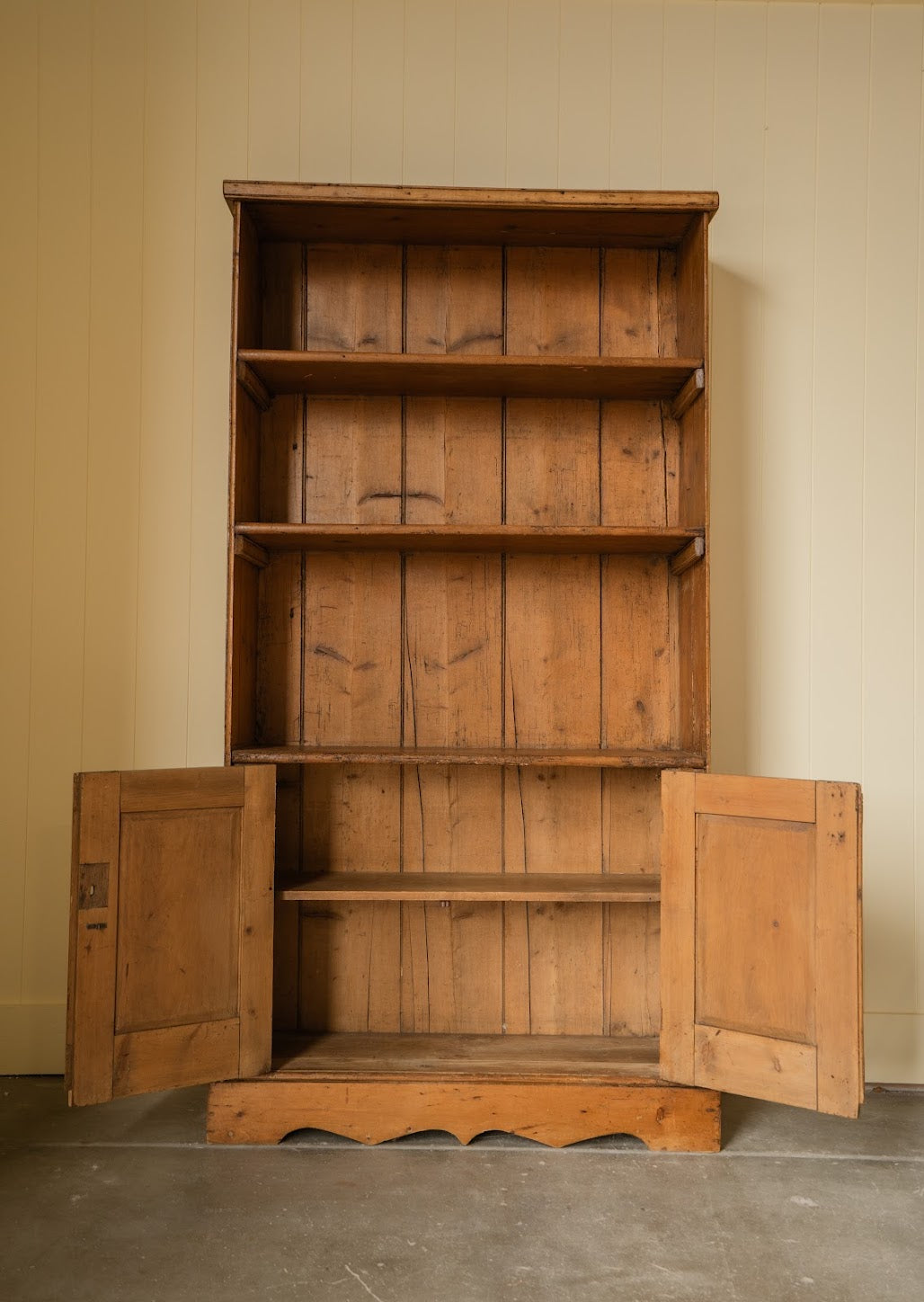 English Cottage Bookcase | Wooden Shelving Cabinet with Scalloped Base