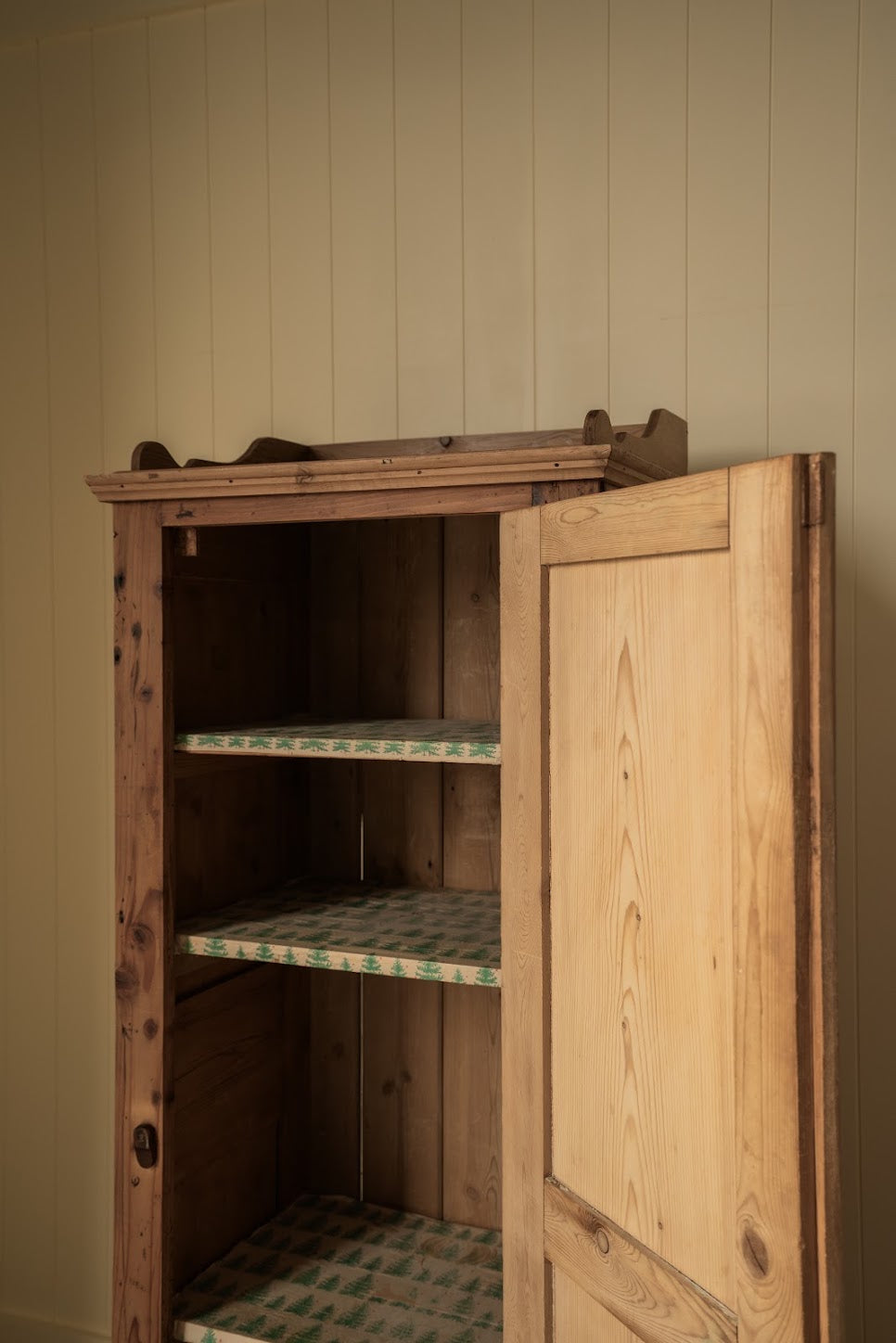 Antique Kitchen Press Cupboard "Cuisine"