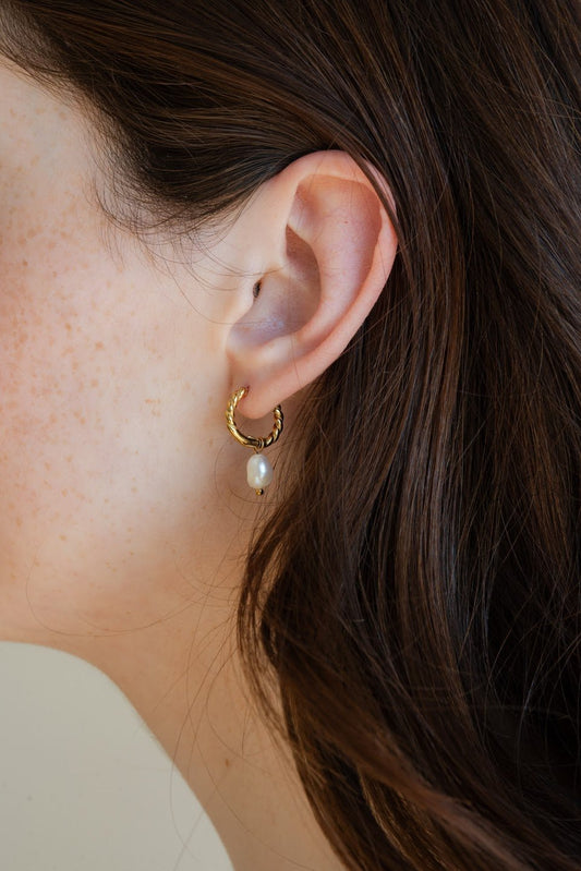 Mini Pearl Hoops - IDYLL MANOR