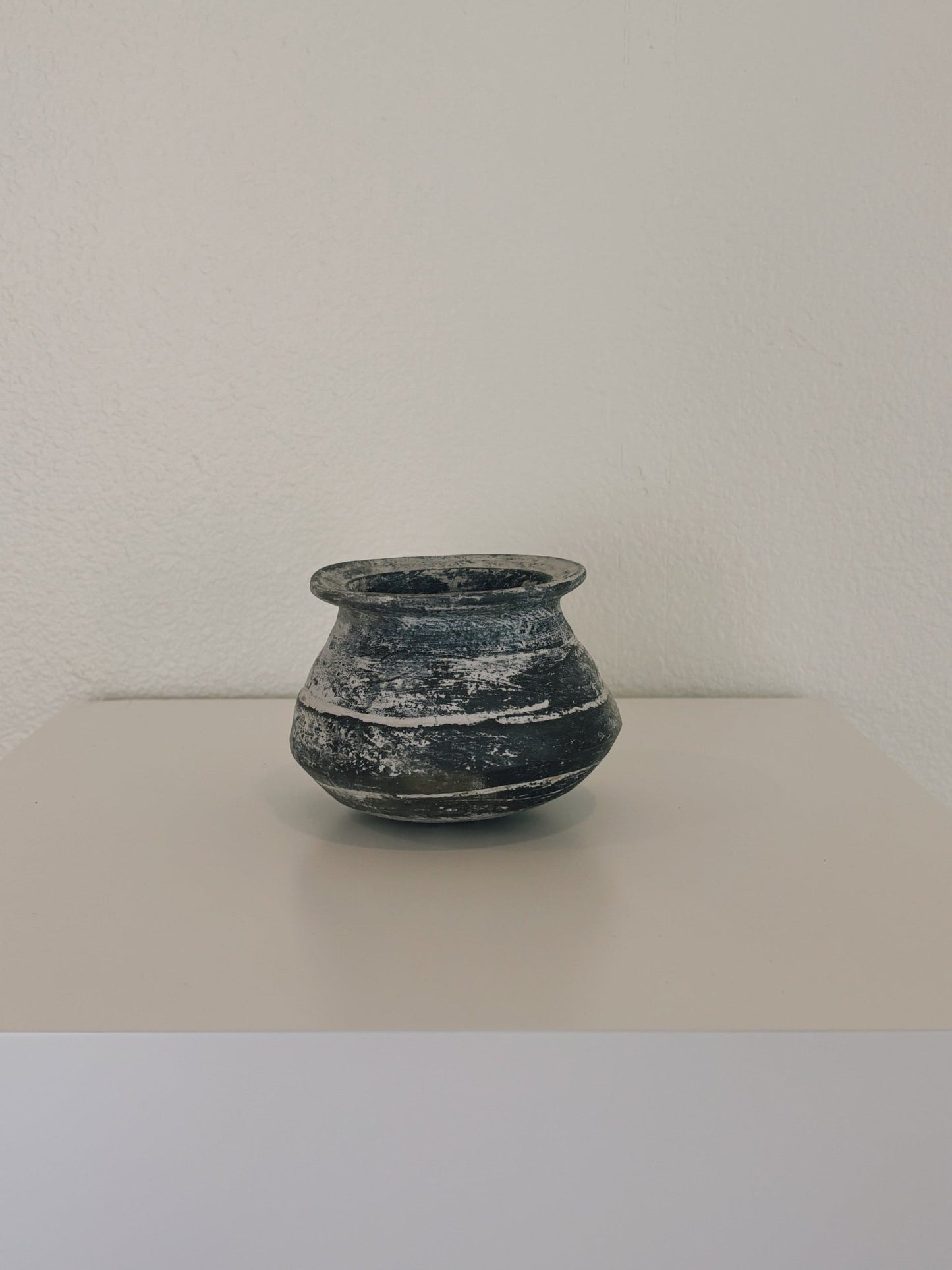 Clay Pot - IDYLL MANOR