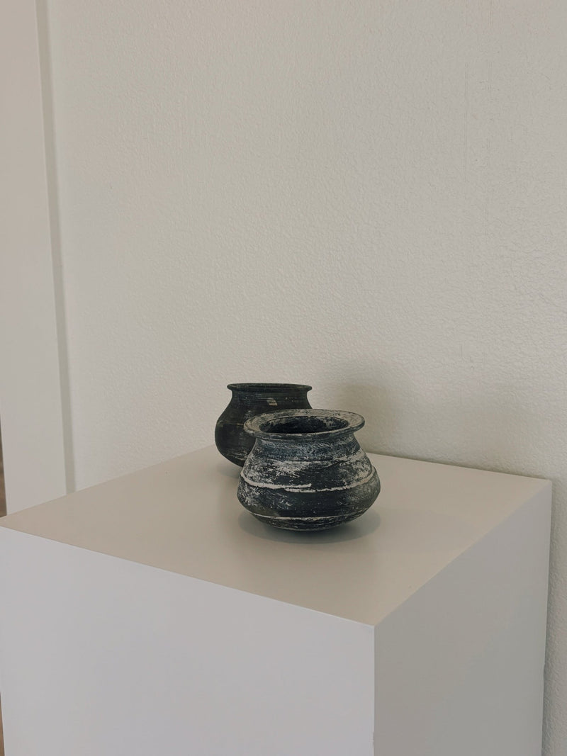 Clay Pot - IDYLL MANOR